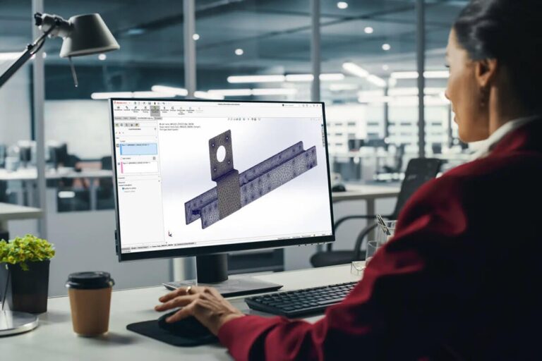 Por que mais da metade dos fabricantes perde prazos de lançamento (e Como o PLM Resolve)